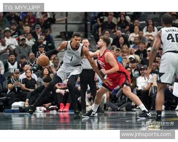 2米26控卫文班亚马展现全能球技助攻队友三分球精彩瞬间